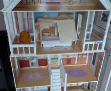 KidKraft Doll's House - like new