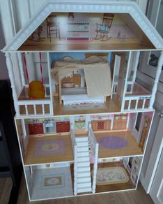 KidKraft Doll's House - like new
