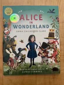 Alice in Wonderland _ Paperback with CD: Ages 4+ years