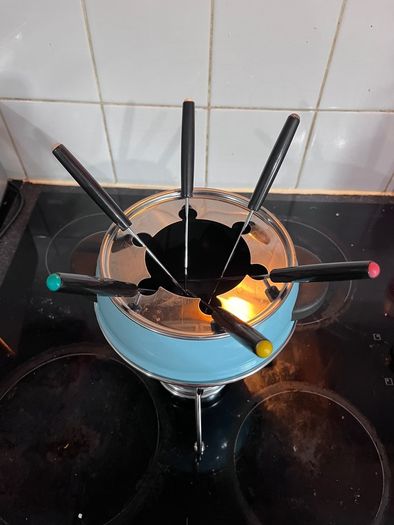 Fondue Set with 6 Forks