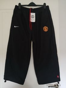 2002/2004 man united 3/4 bottoms XL