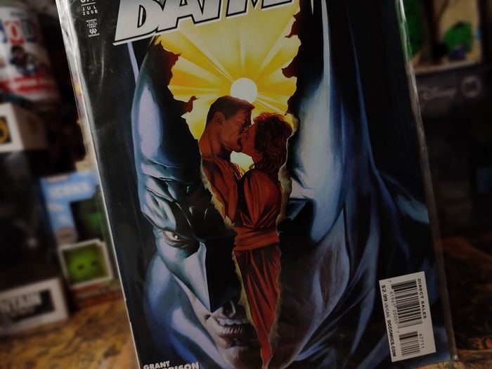 Batman ! Issue #677 ! Batman R.I.P ! by Grant Morrison and Alex Ross ! 2008 ! by DC Comics !