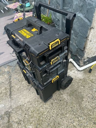 de walt tool box