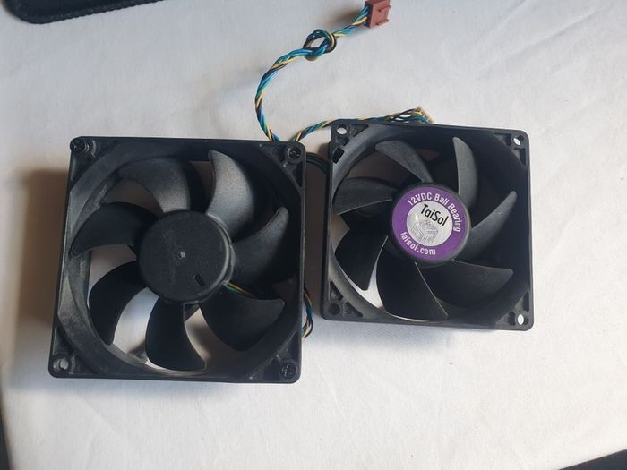 2 x 4 Pin PC Case Fans 80mm & 90mm