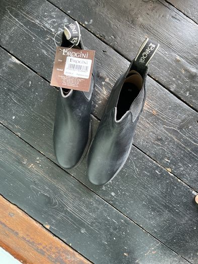 Size 44 black brogini paddock boots