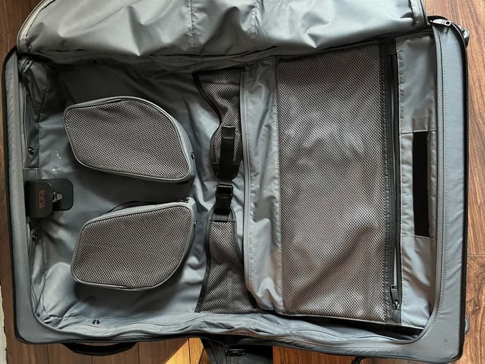 Tumi Alpha