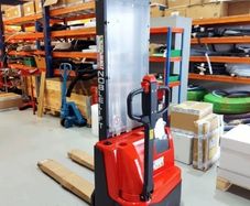 electric stackers