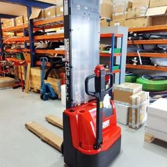 electric stackers