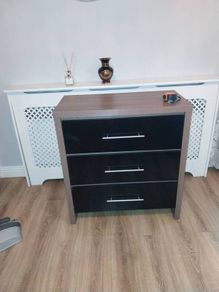 3 Chest of Drawers
