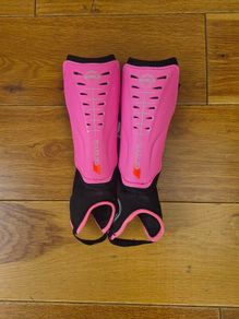 Shin guards (Hockey)