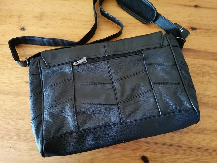 Casual handbag genuine leather black Stylish office bag for documents laptop Shoulder