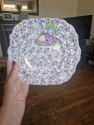 crinoline lady