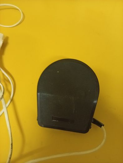 Sewing machine foot controller