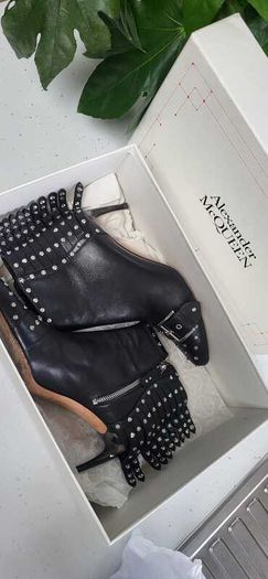 Alexander McQueen Black Studded Wing Ankle Boots Sz 40 (Fit 7UK)  - Rrp 795 (New)