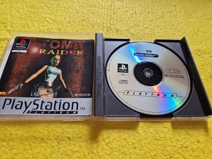 Tomb raider PlayStation1 ps1 PlayStation2 ps2 games Original