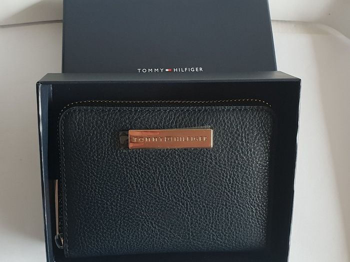 New Tommy Hilfiger Purse Wallet