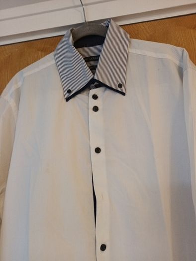 Dunnes  Stores Finest Quality  White Shirt.   S. Large. New - No Tag.