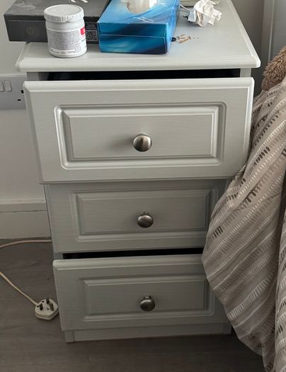 Bedside lockers 2x
