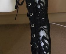 Lace gloves