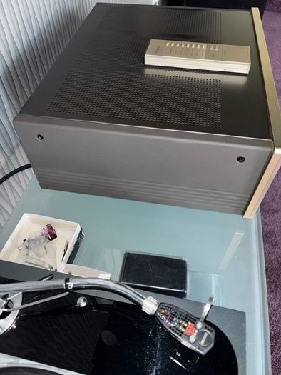 Accuphase E 406 integrated Amplifier