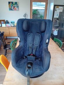 Maxi cosi axiss car seat