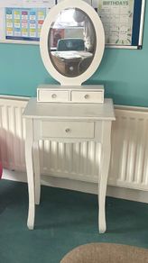 free kids dressing table