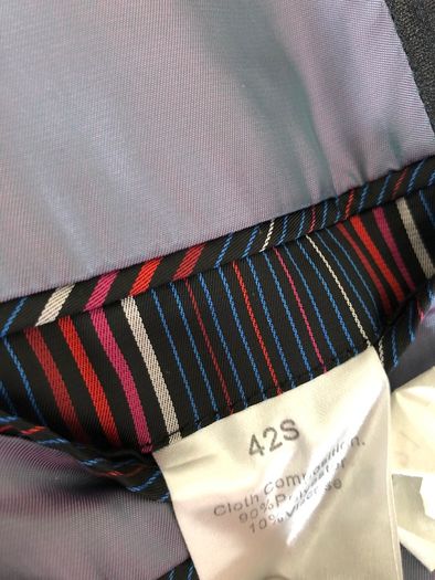 Daniel Grahame 2 piece suit size 42S like new CLEAR OUT