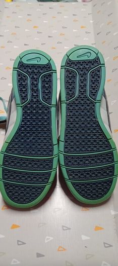 Nike Air Morgan  6.0   Trainers  (318886-302)