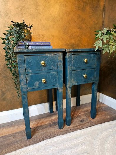 Bedside lockers