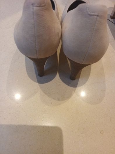 Ecco Suede Shoes.  S.40- 7. B.N.W.T