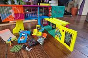 LOL surprise remix clubhouse house with accessories