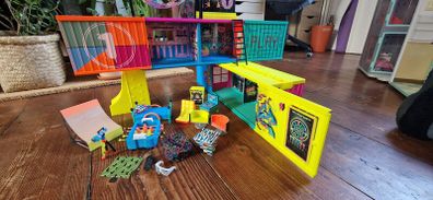LOL surprise remix clubhouse house with accessories