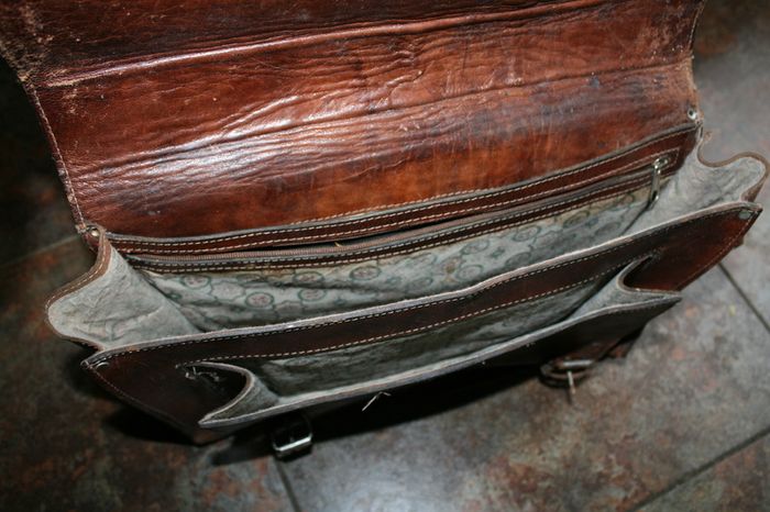 Vintage leather bag