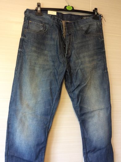Brand New. Jack And Jones Mens Jeans. Waist 36 Inches. Inside Leg 30 Inches. Retail At 50euro. Selling 30 Euro. Collect In Dublin Or Receive Via Post.
