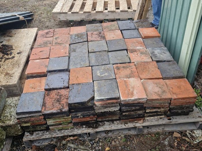 quarry tiles red and black