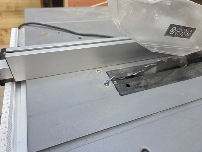 Table saw Hyundai used handfull times