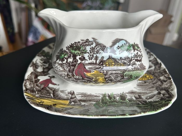 Myott The Hunter Gravy Boat