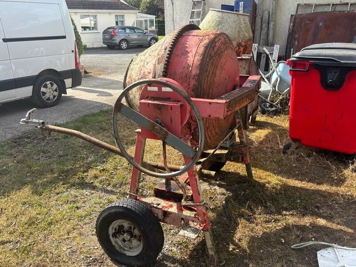 Cement mixer