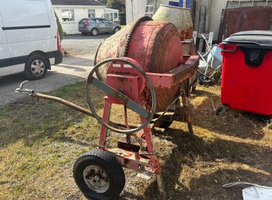 Cement mixer