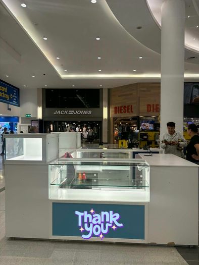 White retail Kiosk