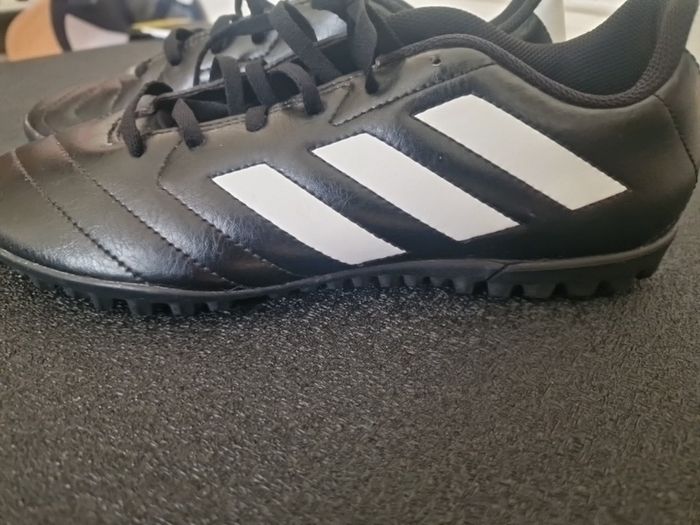 Football shoes
