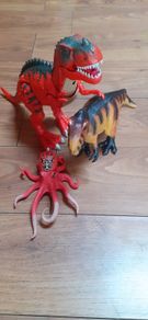 Dinosaur 2 pieces and an octopus and elephant