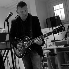 Guitar Lessons Available 25 Euro per 45 minute lesson available in my home or 20 per 45 minute lesson on Zoom