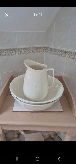 Vintahe jug and bowls x 2