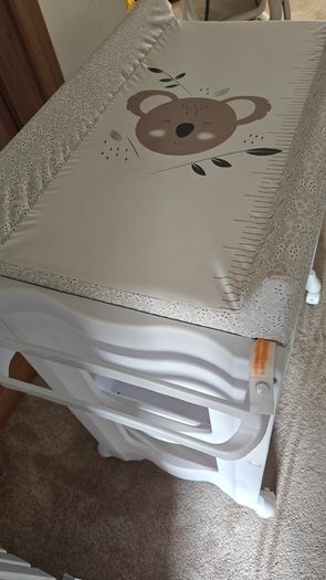 Babylo bath and baby changing table