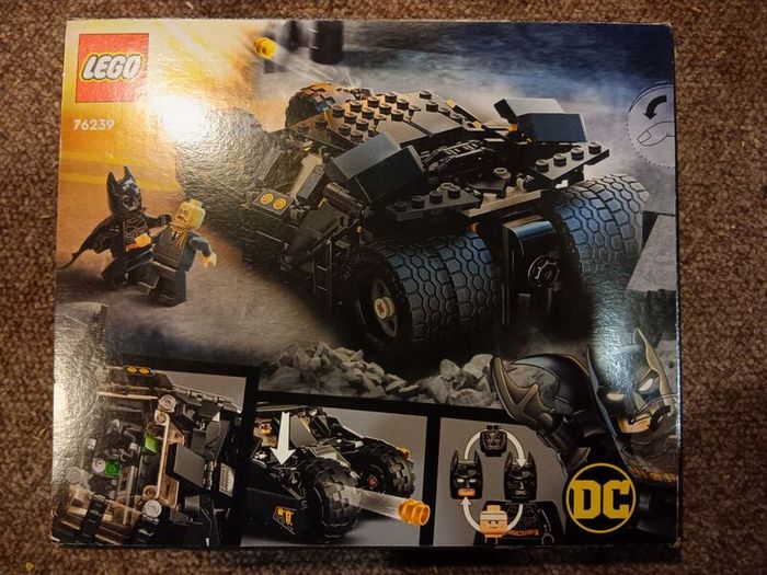 LEGO DC Comics Batmobile Tumbler Scarecrow Showdown 76239