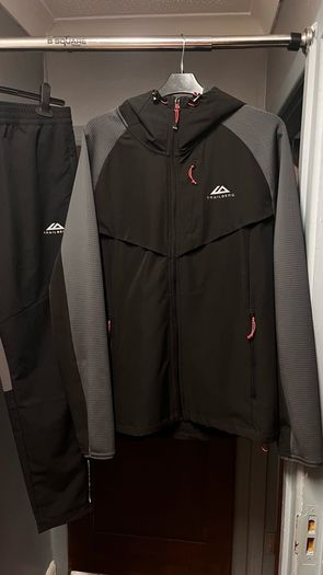 Trailberg Tracksuit
