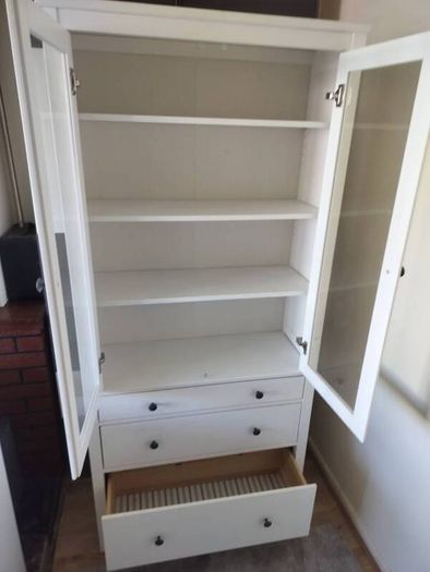 Hemnes glass cabinet
