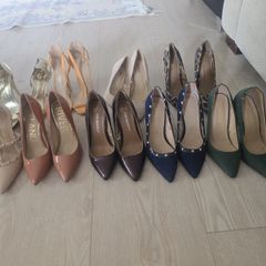 14 pairs of women's shoes