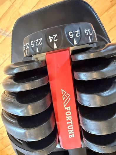 Adjustable dumbbells and bench